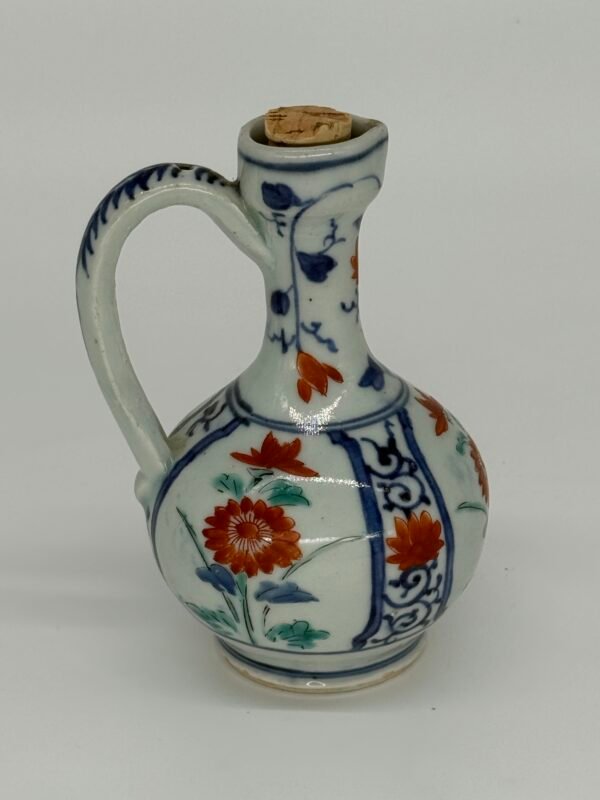 Kakiemon Ewer, Japan, late 18th Century