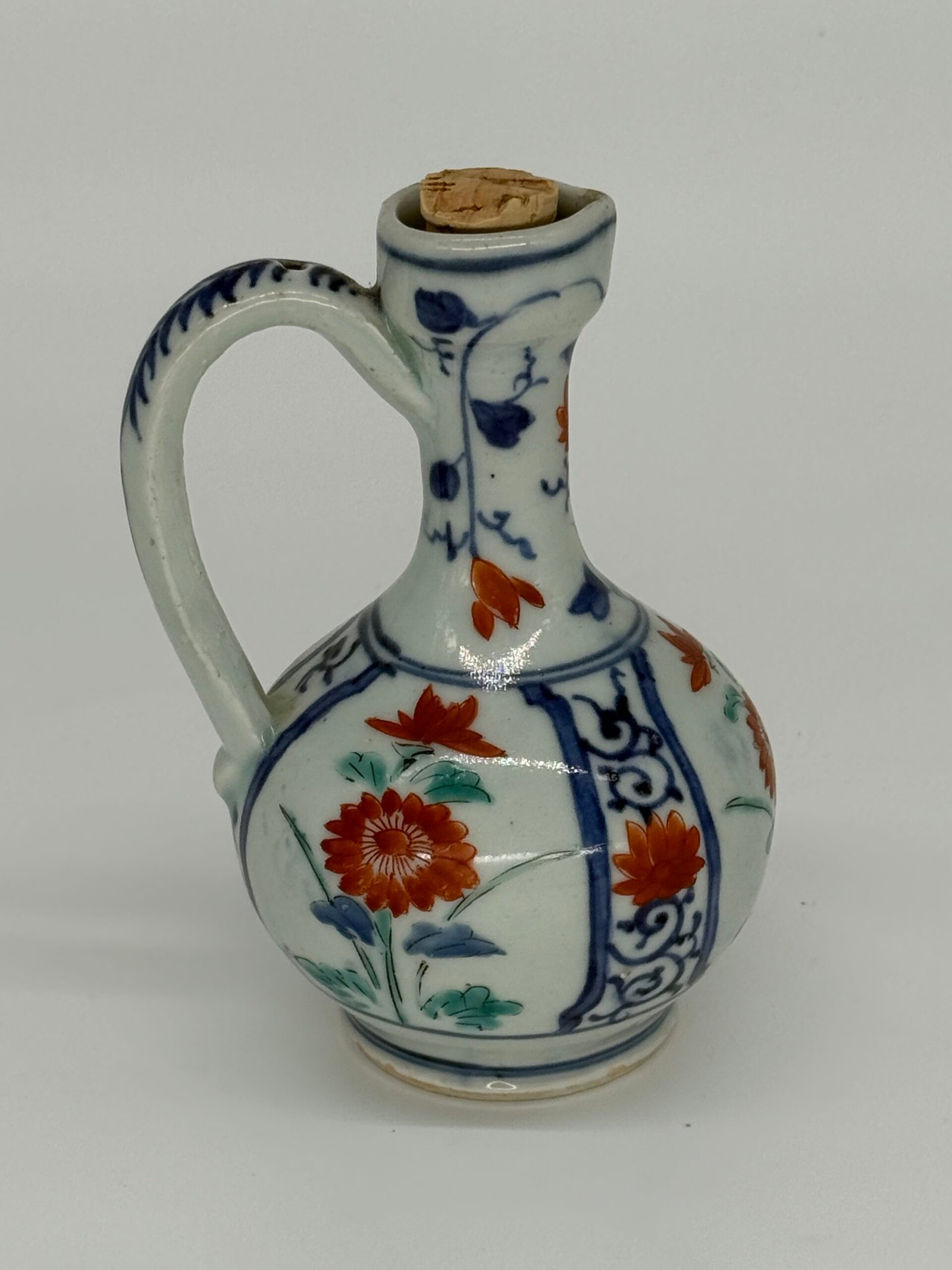 Kakiemon Ewer, Japan, late 18th Century