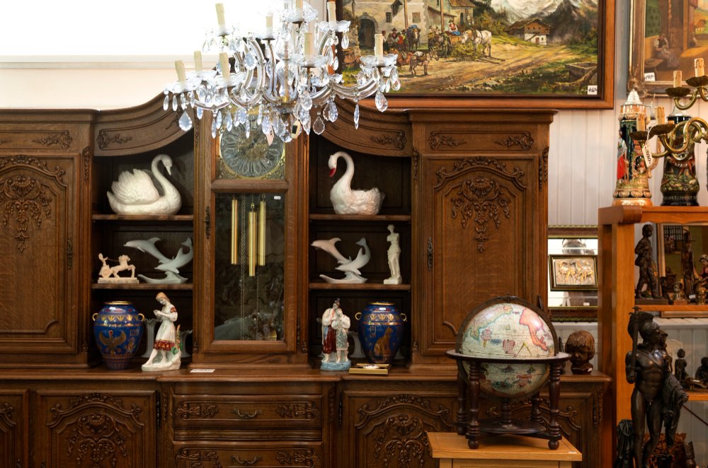 5 Real-Life Tips to Buy Antiques Online in the UK – From Emiel’s Journey to Yours