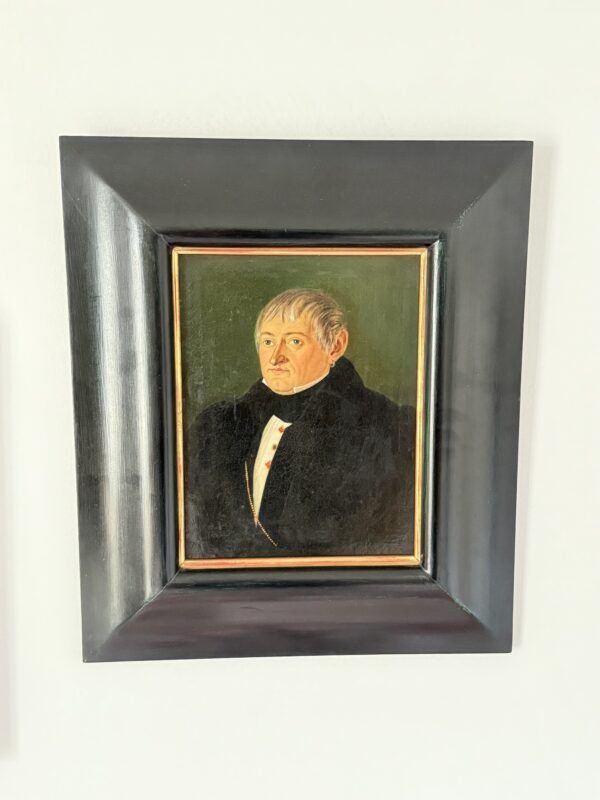 Terrific Pair of Antique 19th Century Half Bust Oil Portraits of 2 Gentlemen - Image 3