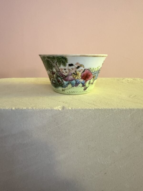 Antique Chinese Famille Rose 'Hundred Boys' Porcelain Bowls – Set of 3 Graduated Size – Qing Dynasty - Image 10